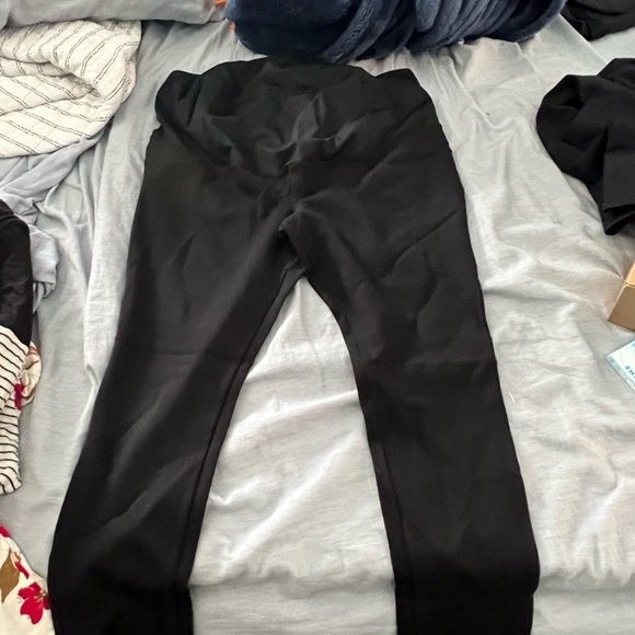 Maternity Lot - Picture 6 of 11